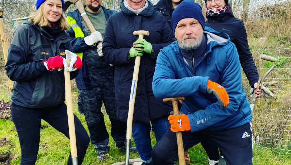 Löwen unterstützen Otto pflanzt